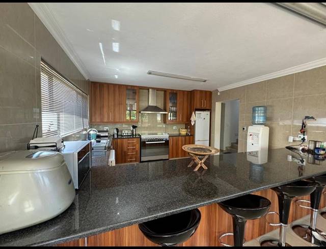 5 BEDROOM HOUSE FOR SALE IN MISTY BAY